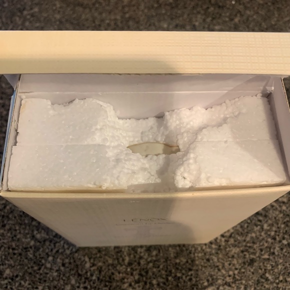 LENOX Standing Cross Sculpture - Picture 7 of 7